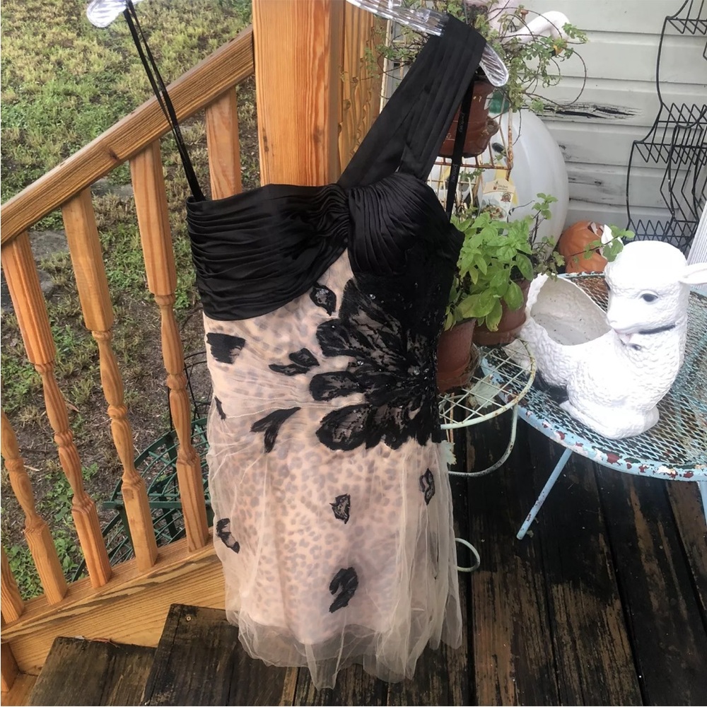 Tony Bowls Evenings One Shoulder Cocktail Dress Sz 8 Floral Leopard Tulle Sequin